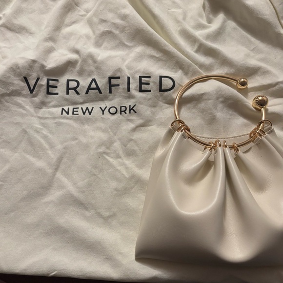Verafied cream ring handle bag. Brand new - Picture 6 of 6
